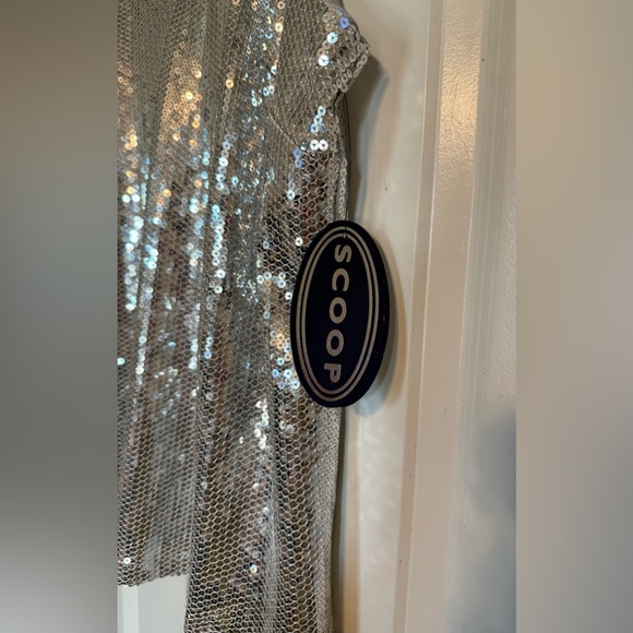 NWT SCOOP Silver Sequin Cami Top SZ L 12/24 Double V Neck Spaghetti Straps - Picture 2 of 10